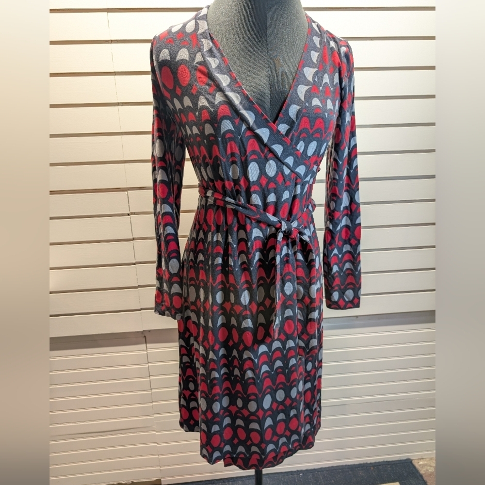 Boden Elodie Jersey Wrap Gray/Red Geometric Pattern Dress, Size 6 EUC - Picture 2 of 7